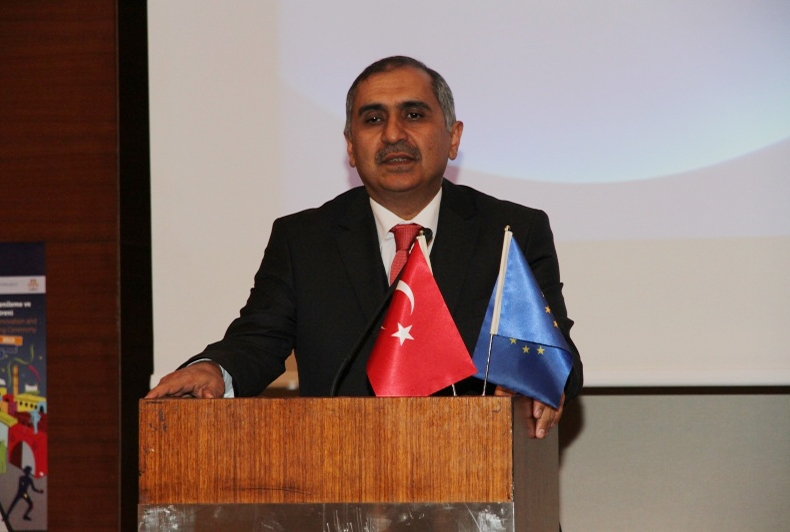 Vali Koçak: Şehirler insansızlaştırılmaması gerekir 